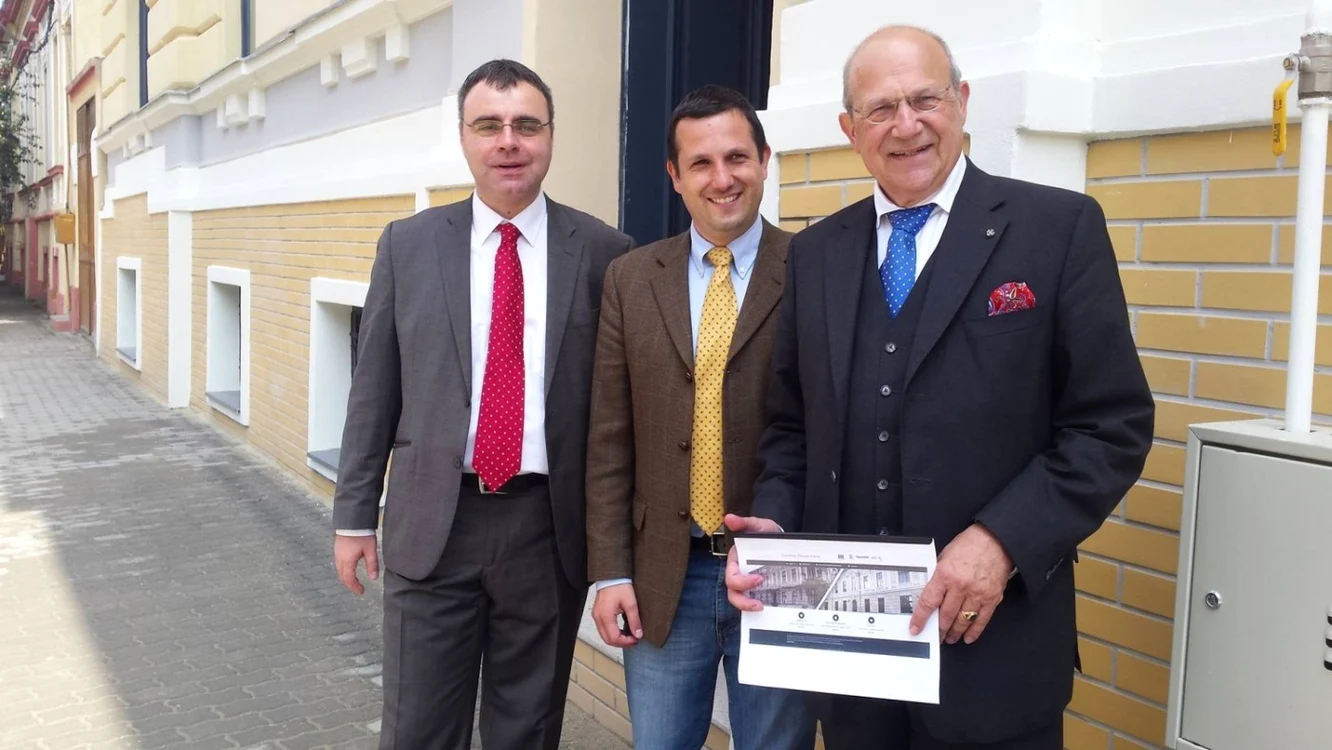 Inaugurarea centrului de afaceri de pe strada Gh.Doja FOTO Ştefan Both