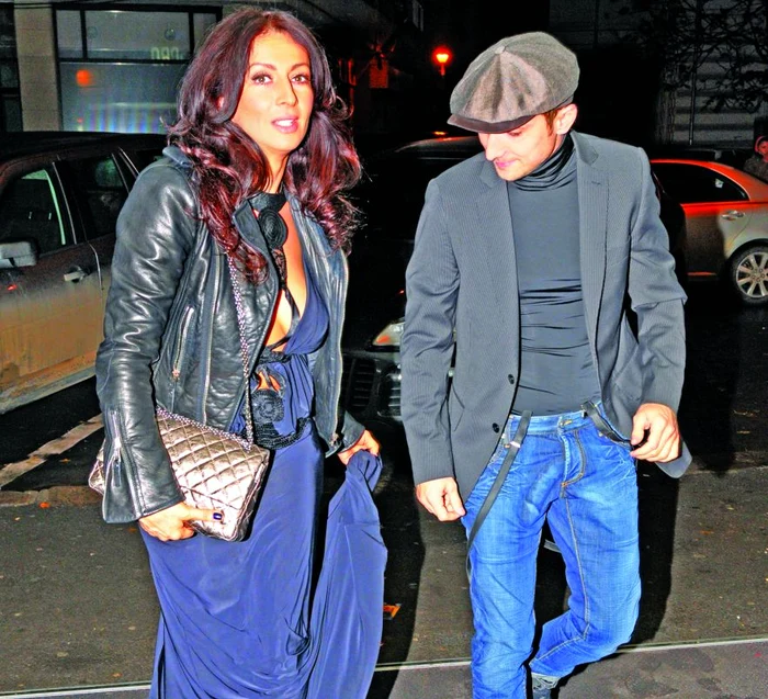 
    Dani,  iubita ta  are planuri de viitor!  