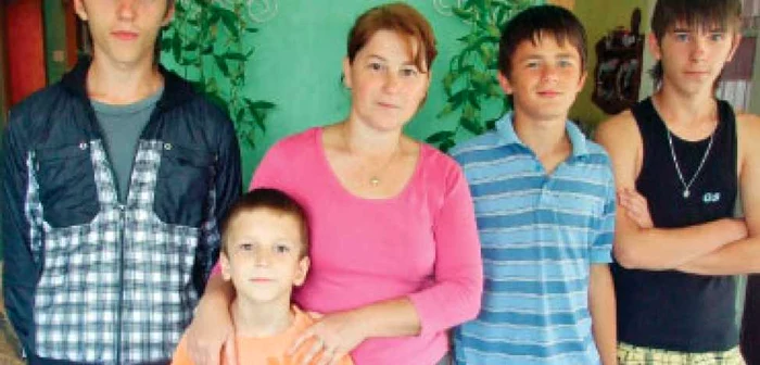 Îşi lasă familia ca să aibă grijă de bătrânii Europei