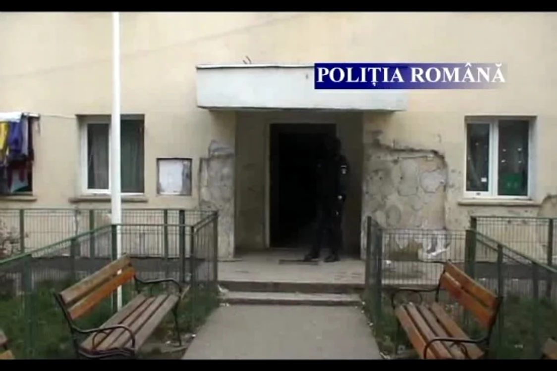 Blocul în care au fost făcute percheziţii
