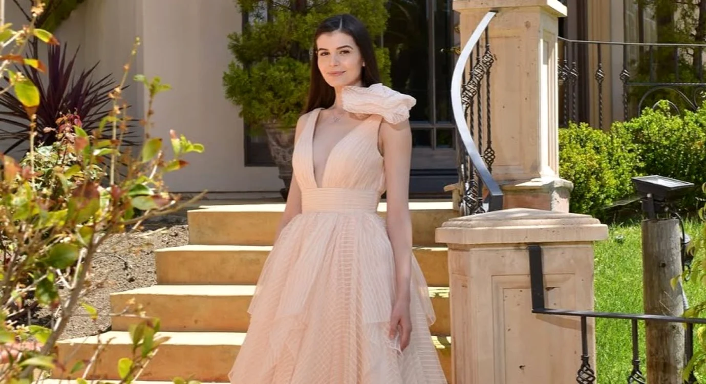 Monica Gabor, apariție elegantă la premiera filmului „Cravata galbenă” / foto: Instagram