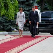 Nicusor Dan  Maia Sandu  MOLDOVA VIZITA OFICIALA DAN SANDU 02Foto INQUAM Photos  (9) jpg