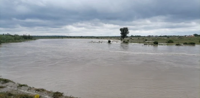 În judeţul Vrancea apele au făcut prăpăd