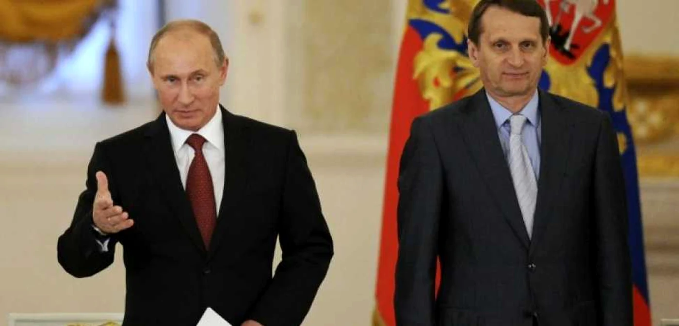 Vladimir Putin şi Serghei Narîşkin (dreapta) FOTO europe.newsweek.com