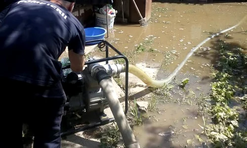 Inundații Ialomița  Precipitaţiile abundente din cursul zilei de luni (3 iunie) şi de noaptea trecută (3/4 iunie) au produs viituri şi inundaţii locale în 106 localităţi din 24 de judeţe jpeg