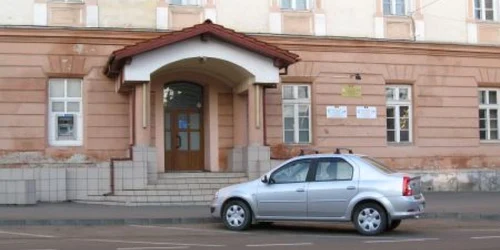 Electronic se pot depune şi declaraţia pe venit 200, pentru care în mai e buluceală mare la Finanţe.