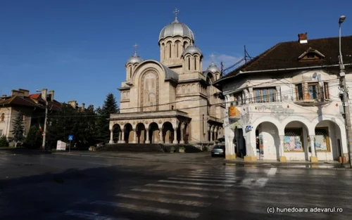 centrul vechi al hunedoarei si castelul corvinilor