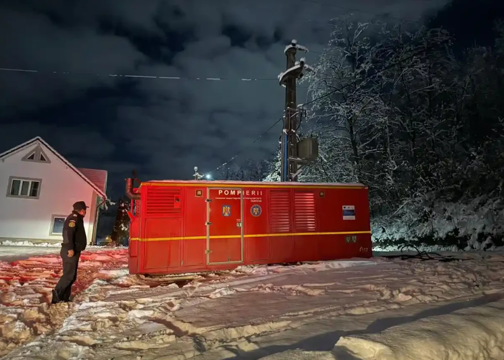 Iarnă grea în mai multe zone ale țării: trafic restricționat pe DN 6, ninsori în 14 județe și mii de gospodării fără electricitate în Alba