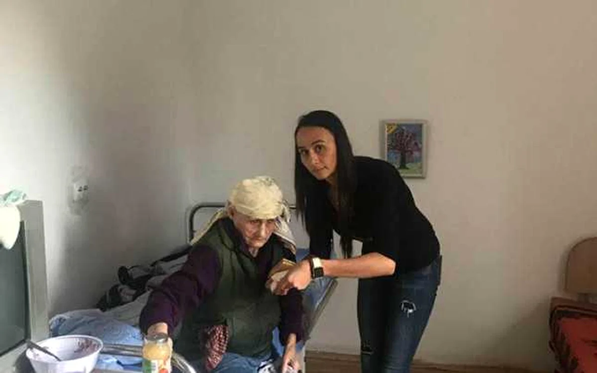 Nicuţa Enache, îngerul păzitor al bătrânilor de la Mărăşeşti