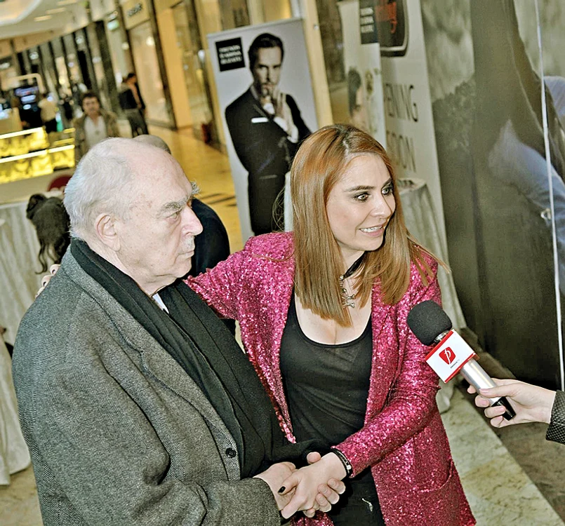 Februarie 2016, ultima apariţie la un  eveniment, alături  de Adina Buzatu