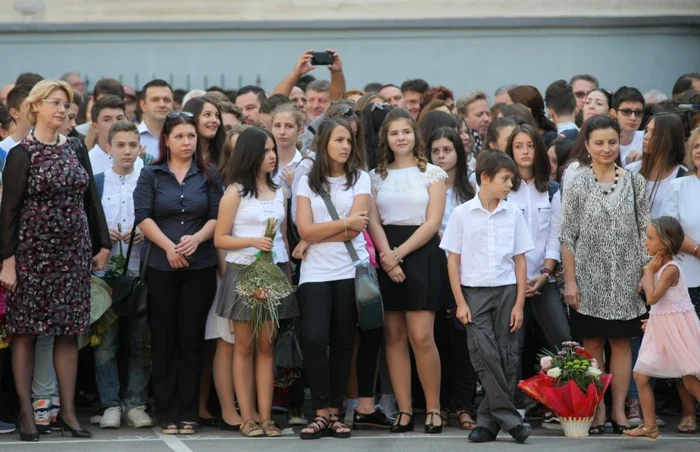 Prima zi de şcoală la Colegiul Naţional „Mihai Eminescu” Foto Dorin Constanda