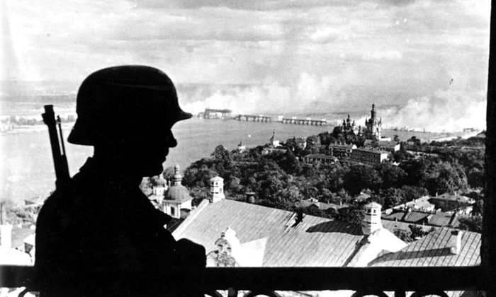 Calendar 19 septembrie: 1941   Wehrmachtul a cucerit capitala Ucrainei  Peste 700 000 de soldați sovietici au fost luați prizonieri sau uciși în timpul Bătăliei de la Kiev jpeg