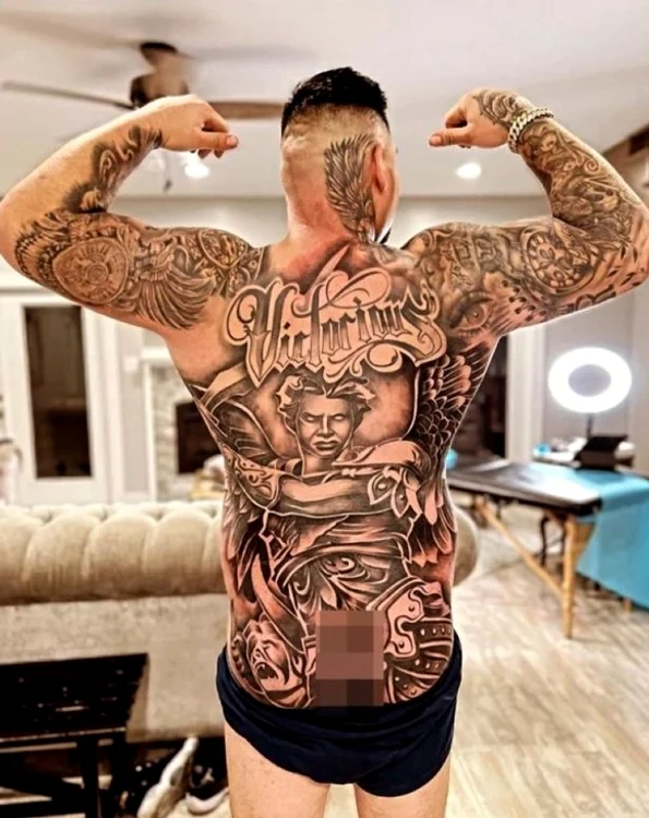 
    Tatuajul imens pe care Andre Ruiz Jr. și l-a făcut pe spateFOTO: Instagram  