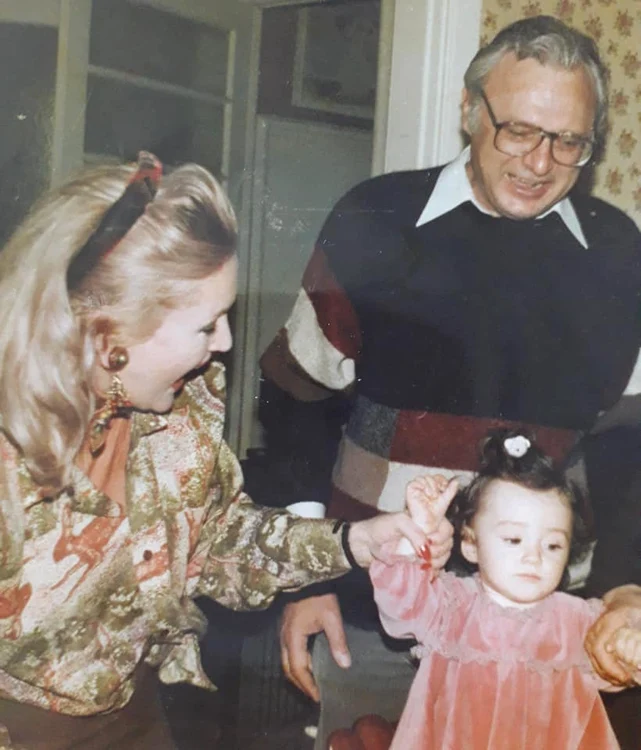 Zina şi Costin Dumitrescu au fost naşi de cununie pentru Mariana şi Horia Moculescu şi de botez pentru Nidia