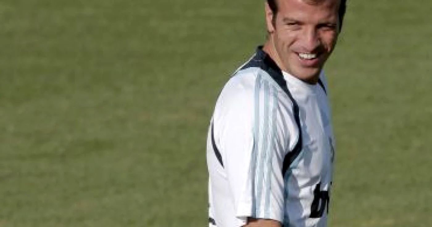 FOTBAL: Van der Vaart rămâne la Real Madrid