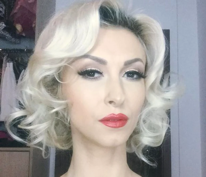 
    Nicoleta a eclipsat-o pe Andreea la capitolul cântatFoto: captură Antena 1  