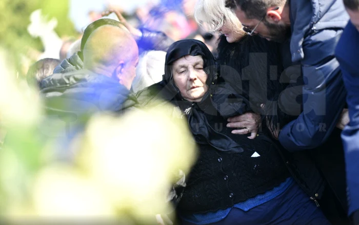 Mama fostului fotbalist şi-a pierdut cunoştinţa preţ de câteva secunde