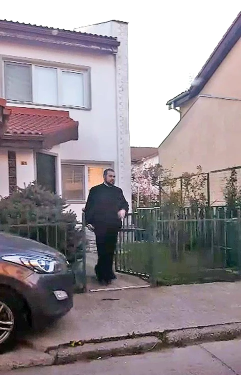 Preoții au zăbovit doar câteva minute în casa artistului