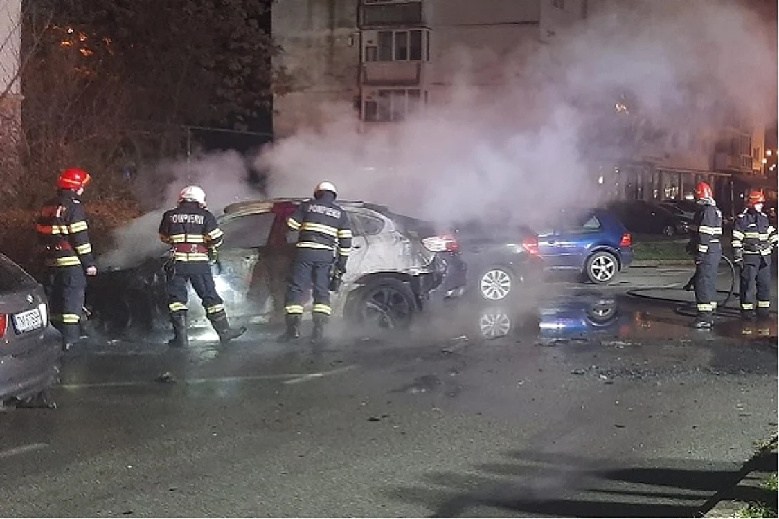 Incendiu în parcare FOTO Lugoj Info
