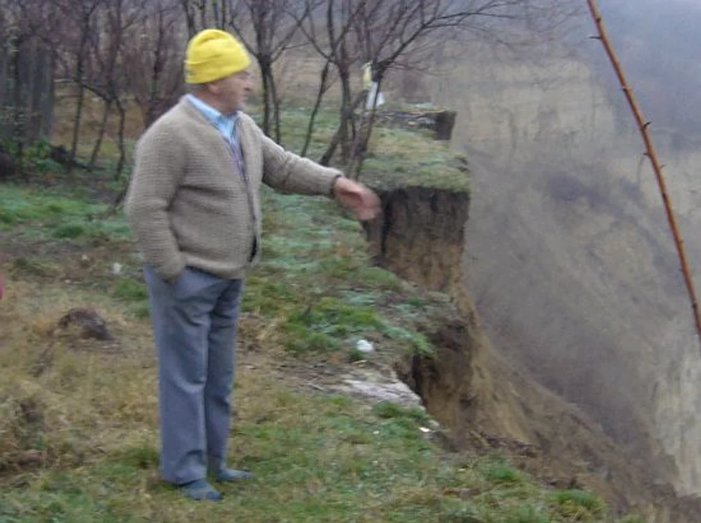 Poliţiştii au fost ajutaţi de săteni la căutări