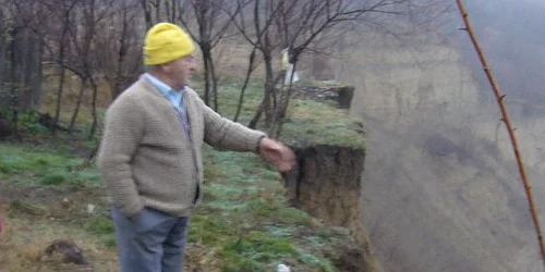 Poliţiştii au fost ajutaţi de săteni la căutări
