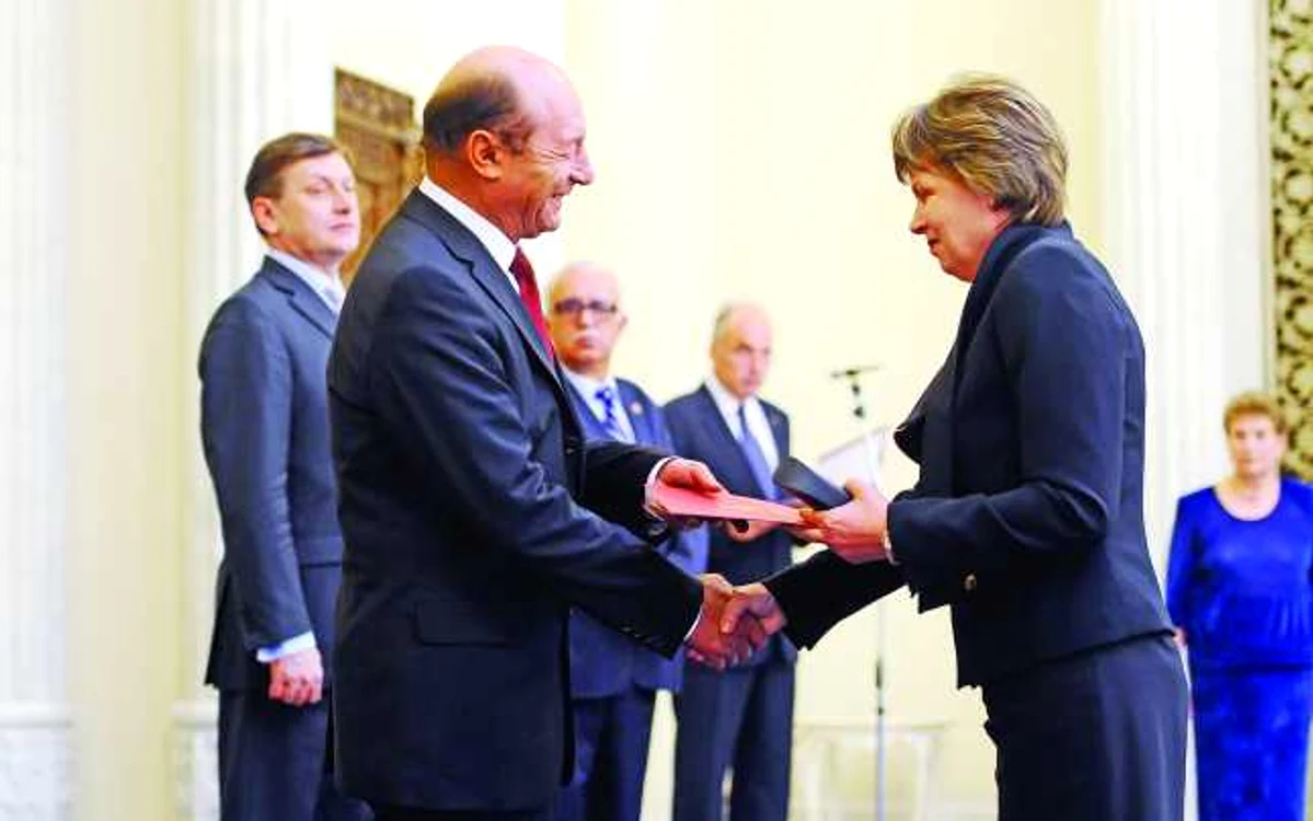 Deşi politic au fost adversari, Traian Băsescu şi Mona Pivniceru par să
se înţeleagă pe 
tărâm juridic  
 p FOTO presedincy.ro