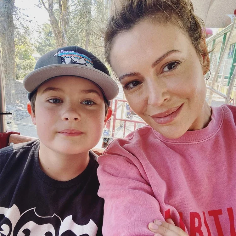 3 alyssa milano 2 jpg jpeg