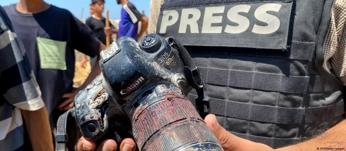 Camera îmbibată în sânge a jurnalistei Mariam Dagga, ucisă în Gaza