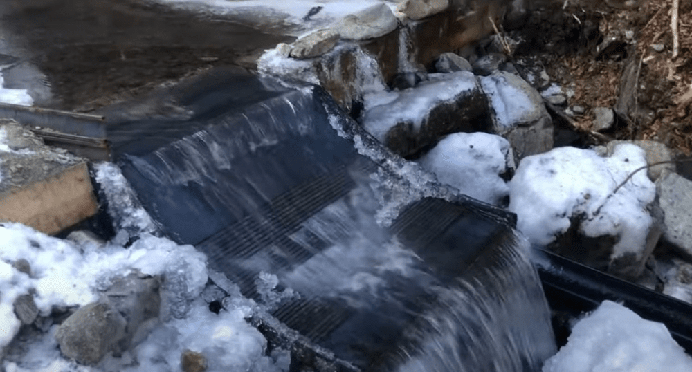 Independență energetică cu ajutorul puterii apei. Un sistem simplu poate asigura toată energia pentru o locuință VIDEO