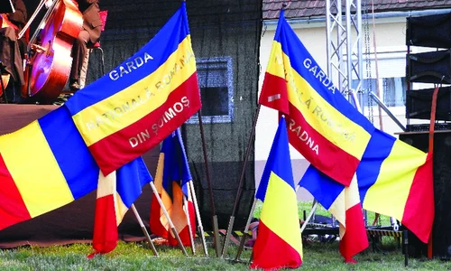 Drapelul reconstituit al Gărzii Naţionale Române din Șoimoş jpeg