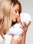 Paris Hilton si fiul  foto   Instagram jpg