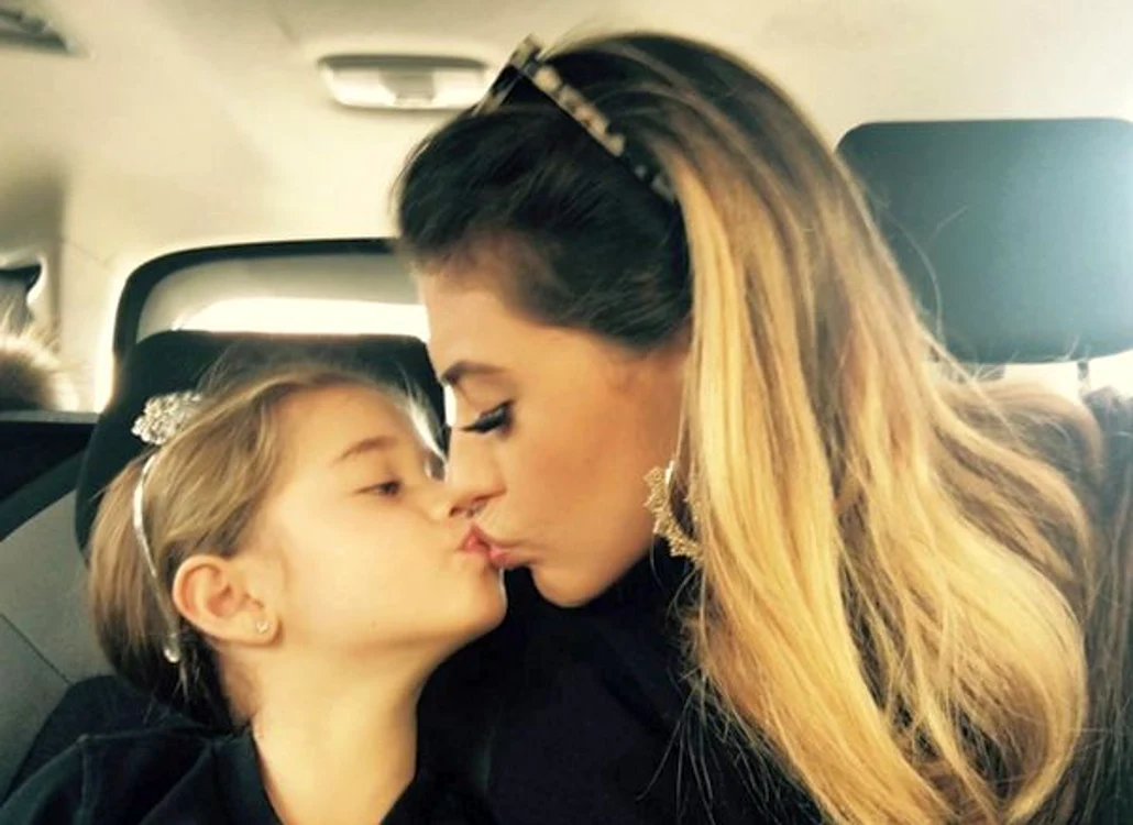 Antonia petrecere Crăciunul cu fetia ei în Italia