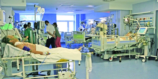 Paturi spital la terapie intensiva FOTO Adevarul 