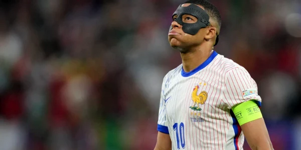mbappe masca webp