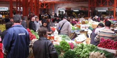 Piaţa Centrală a fost sub asaltul cumpărătorilor în Vinerea Mare