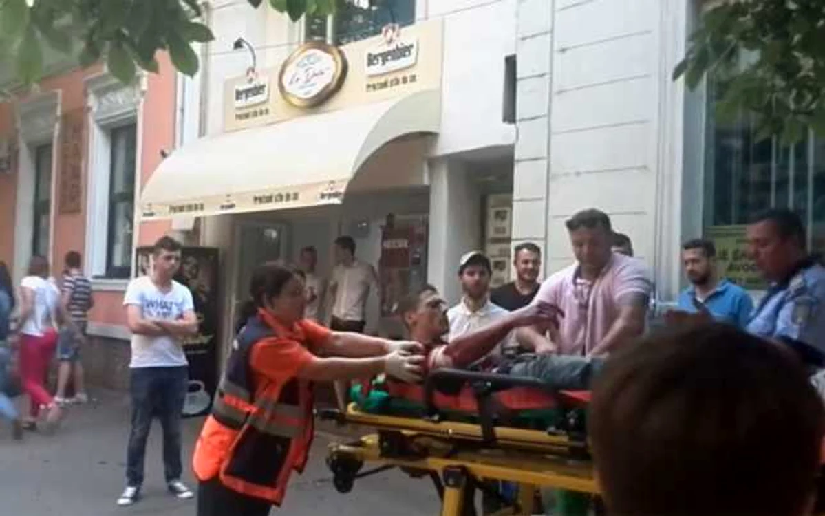 Tânărul a refuzat ajutorul echipei de la Ambulanţă