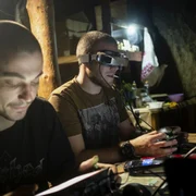 Operatori de drone Donețk FOTO EPA EFE jpg