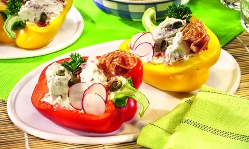 ardei umpluti cu carnati si branza 580x400 jpeg