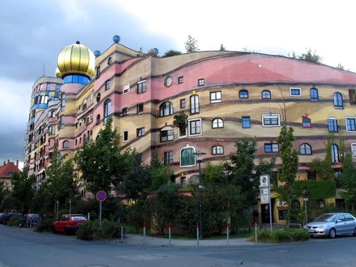 Clădirea Waldspirale ("Pădurea spirală") din Darmstadt (Germania)