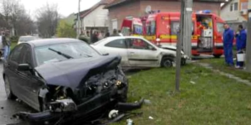 Ambele maşini au fost serios şifonate
