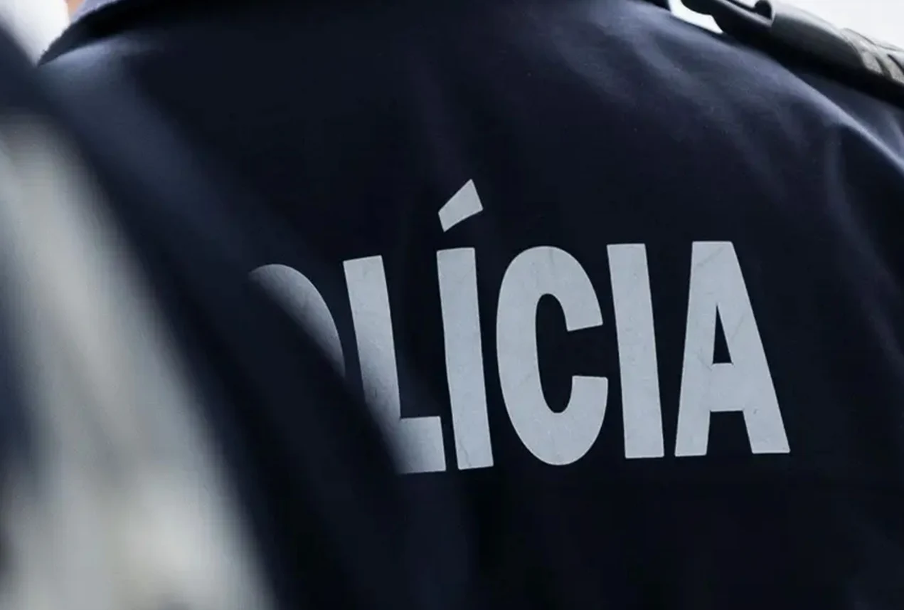 Doi tineri polițiști din Lisabona au violat și torturat victime, lăudându-se apoi pe WhatsApp. Au filmat abuzurile pentru a le trimite colegilor