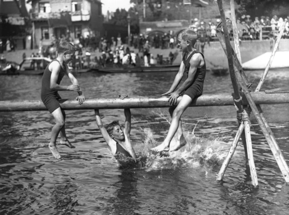Imagine surprinsă în anul 1932