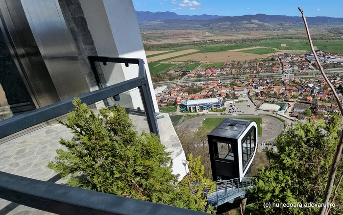 Telecabina cetății Devei. Foto: Daniel Guță ADEVĂRUL