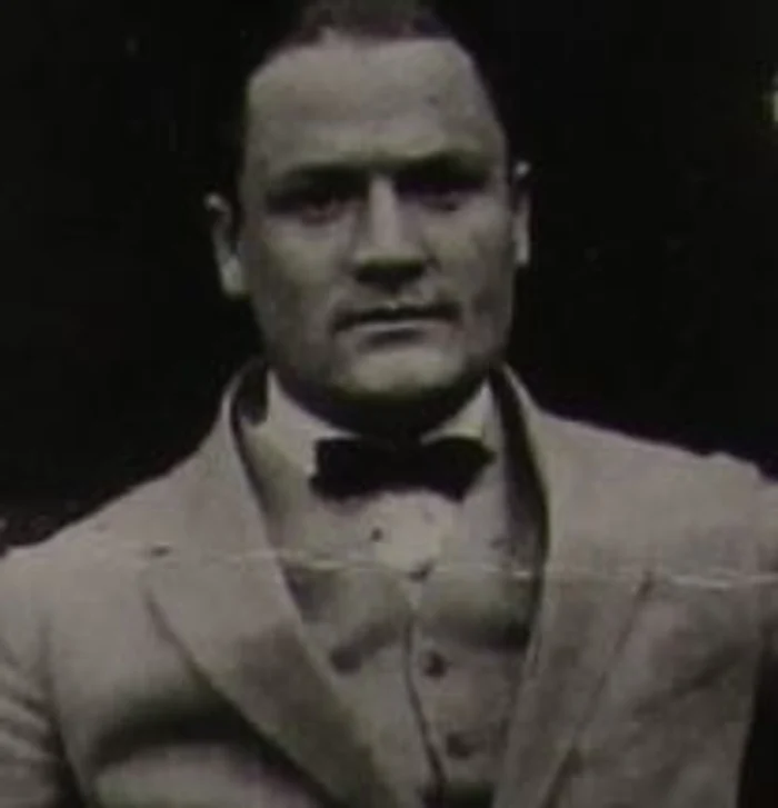 Arthur Albert Tester Colecție josefjakobs.info