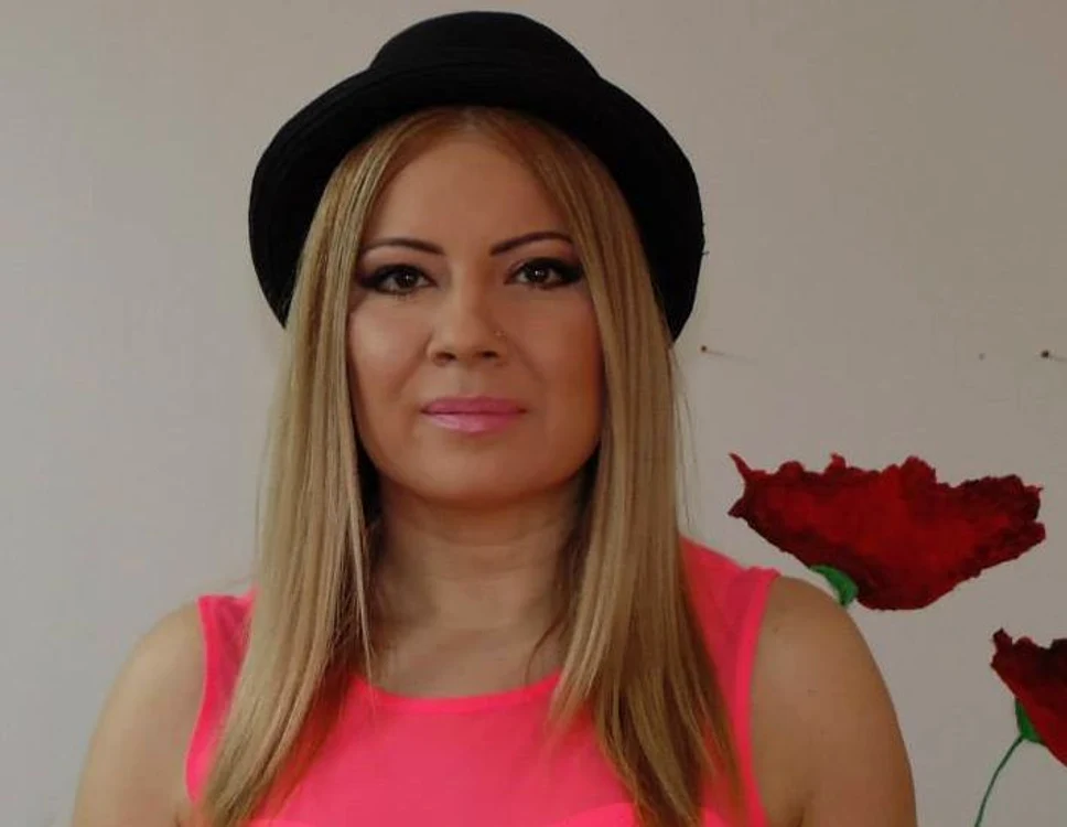 
    Mioara, înconjurată de cele două fete şi nepoata ei, Calinafoto: arhiva personală  