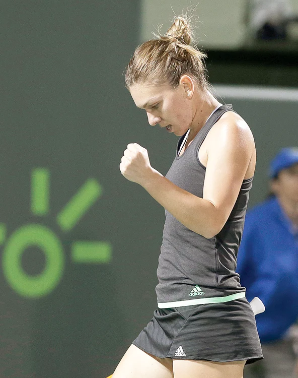 Simona Halep s-a familiarizat cu înălţimileFoto: AP