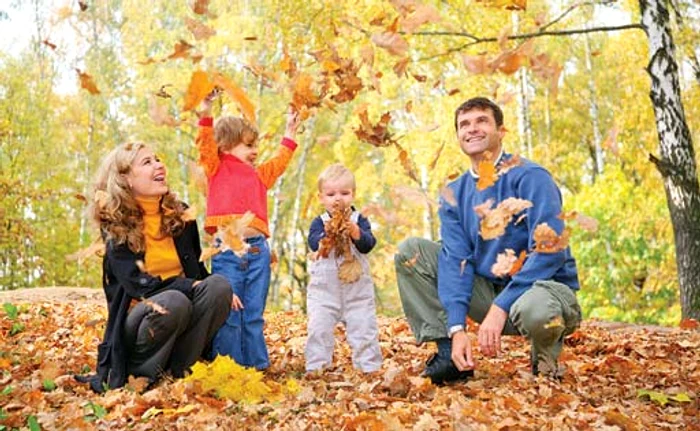 
    O oră de plimbare prin parc  îi ajută pe copii să reziste  în faţa virozelor de sezon  