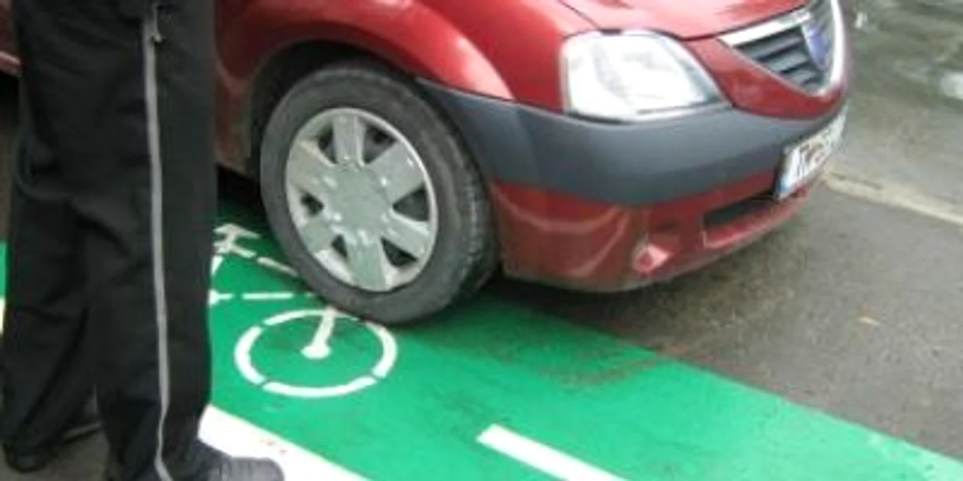 Timişoara: Maşinile parcate pe pistele de biciclete sunt ridicate (VIDEO)
