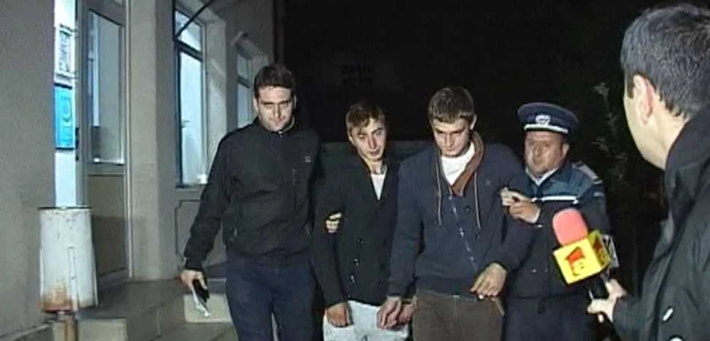 Hoţii au fost audiaţi de către poliţişti      Foto Laurenţiu Ionescu