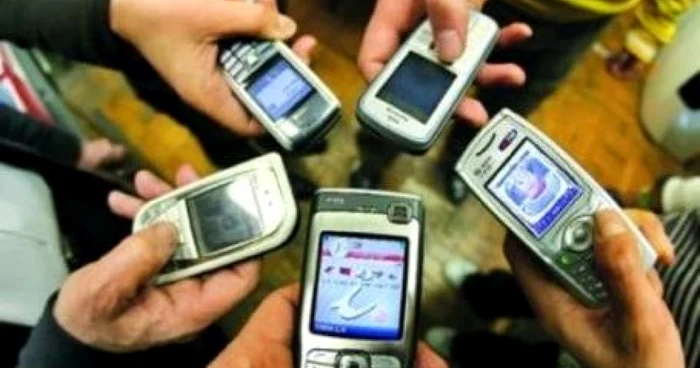 De pe telefoanele românilor au fost trimise 6,7 miliarde de SMS-uri în perioada ianuarie-iunie 2012